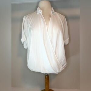 Lou & Gray White Crossover Top Large